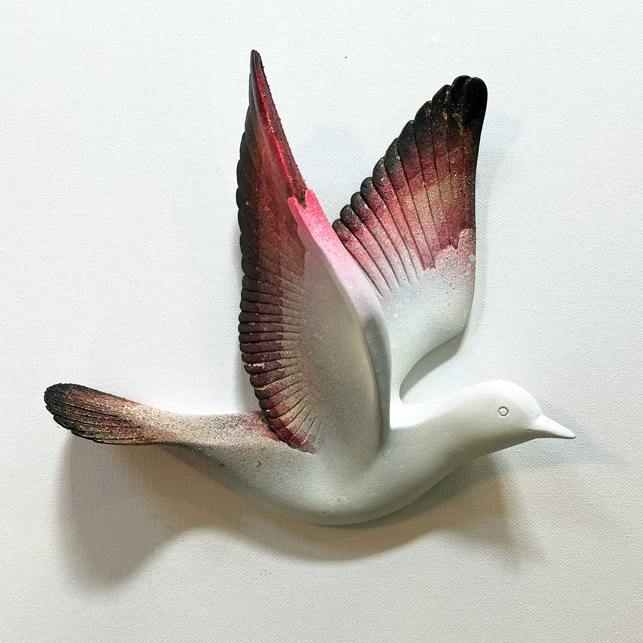 Vægskulptur fugl kunstner Rikke Darling