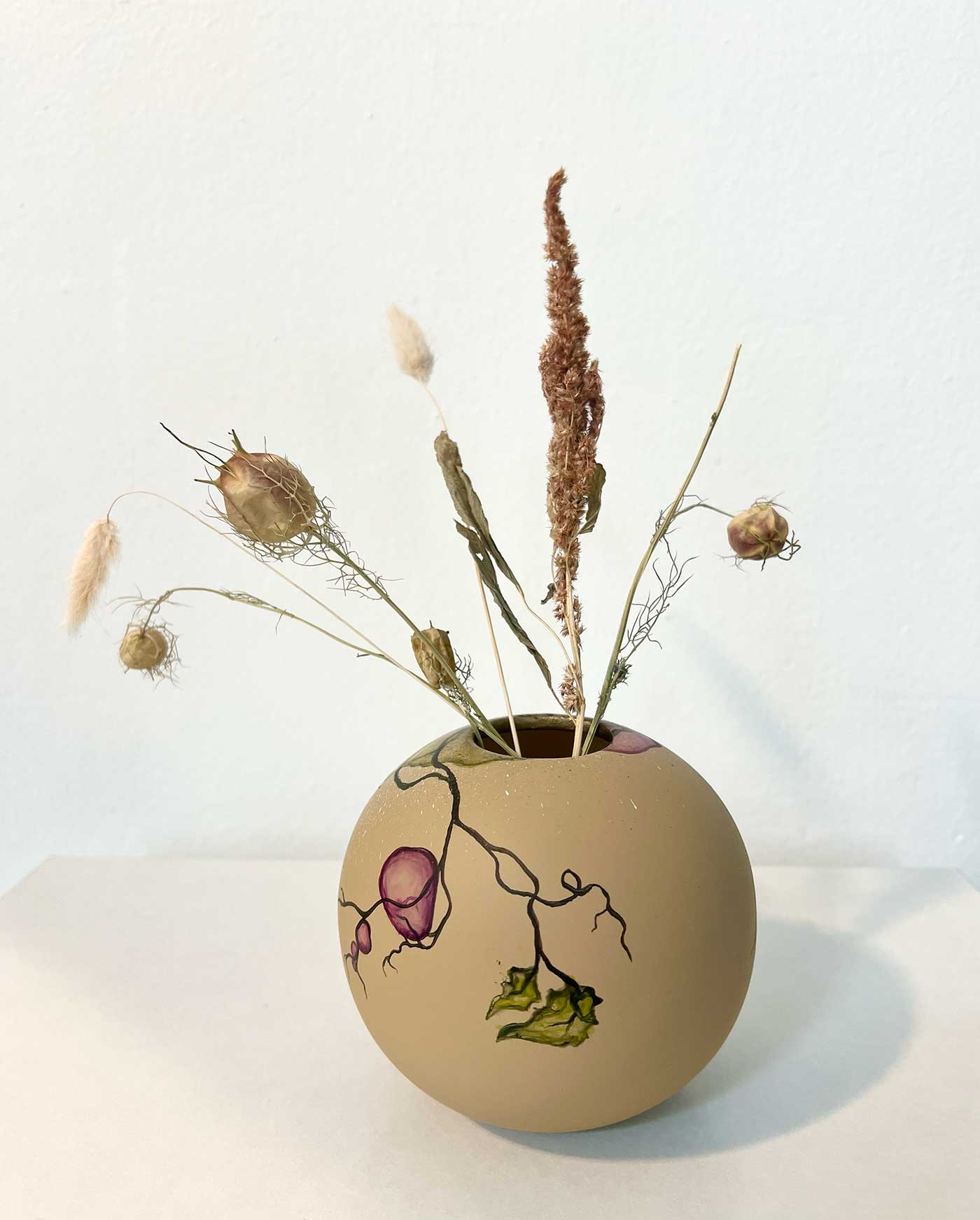 Vase håndmalet med kunst. Unika blomstervase.
