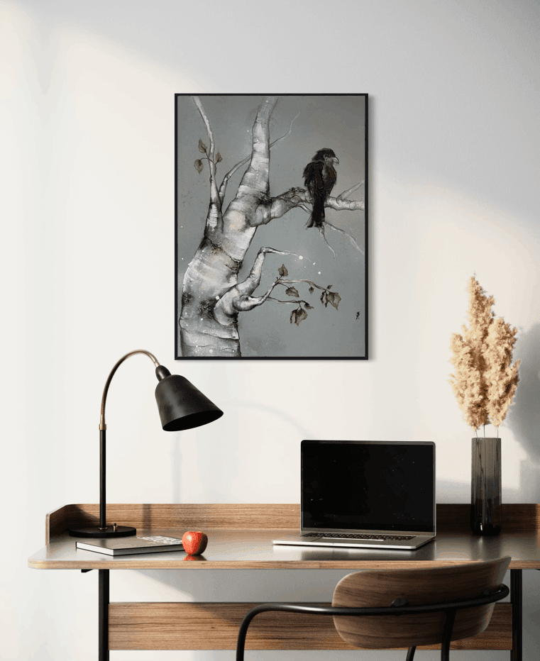 Boilgindretning med moderne kunst. Maleri med aturmotiv på hjemmekontor. Kunst ved skrivebord med motiv fra naturen. 