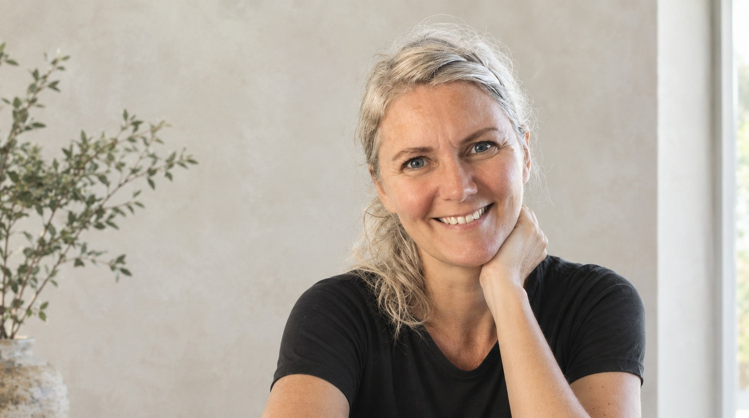 Kunstner Rikke Darling kvindelig billedkunstner, København, Danmark