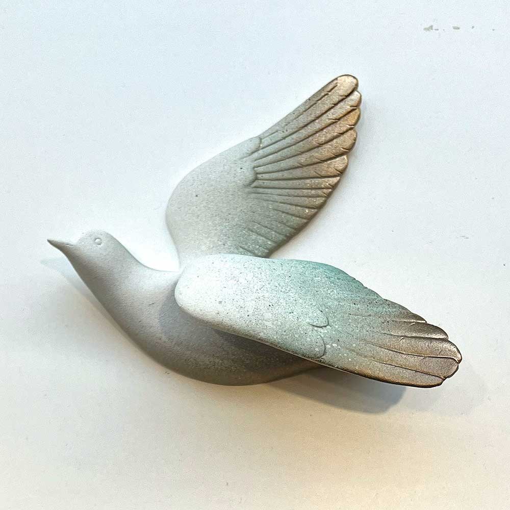 Vægskulptur fugl kunstner Rikke Darling vægkunst