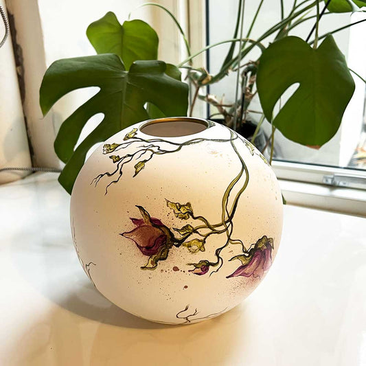 Hvid håndmalet vase 20 cm. Rikke Darling